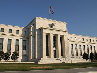 USD снижается после заседания ФРС